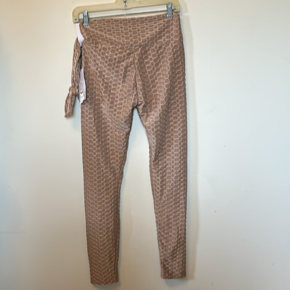 If It Were Me tan coloured, honeycomb print leggings &.matching headband size M - Picture 5 of 6
